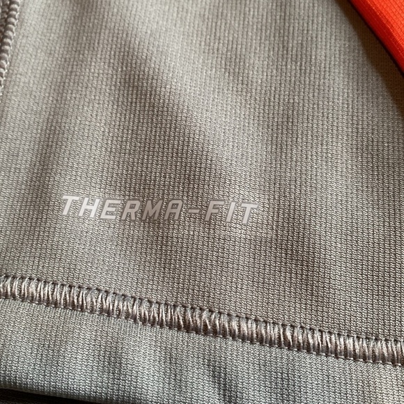 Nike Therma Fit Gray 3/4 Zip Shirt Size Medium in Like New Condition - Picture 6 of 10
